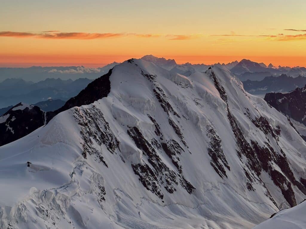 Die beeindruckende Nordseite des Lyskamm im Sonnenuntergang.