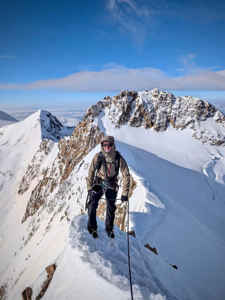 Am Gipfel des Nordend. Im Hintergrund Zumsteinspitze und Dufourspitze.