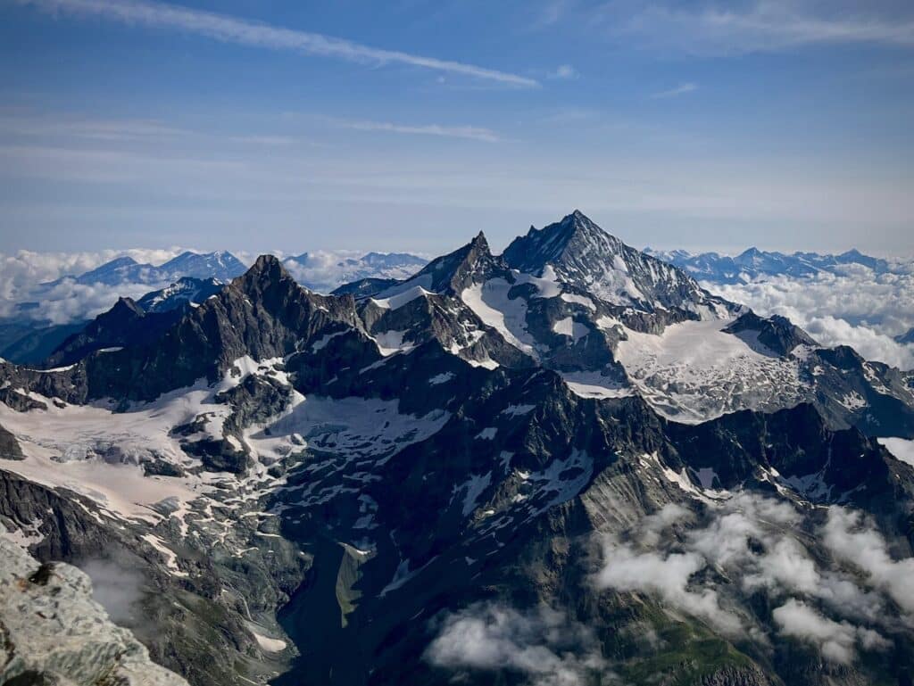 Obergabelhorn, Zinalrothorn und Weisshorn mit Blick vom Matterhorn.