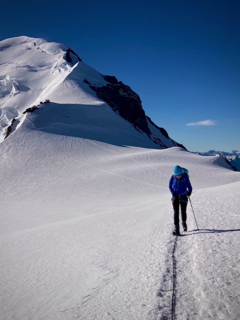 Dome du Gouter mit Mont Blanc im Hintergrund.